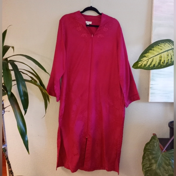 Vintage Miss Elaine Asian Look Brocade Embossed Tassel Zipper V-Neck Housecoat - Picture 1 of 6